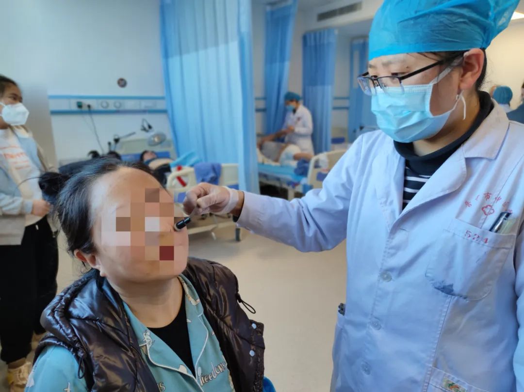 一附属哪个医生针灸治面瘫比较好,中医院针灸科治面瘫谁好