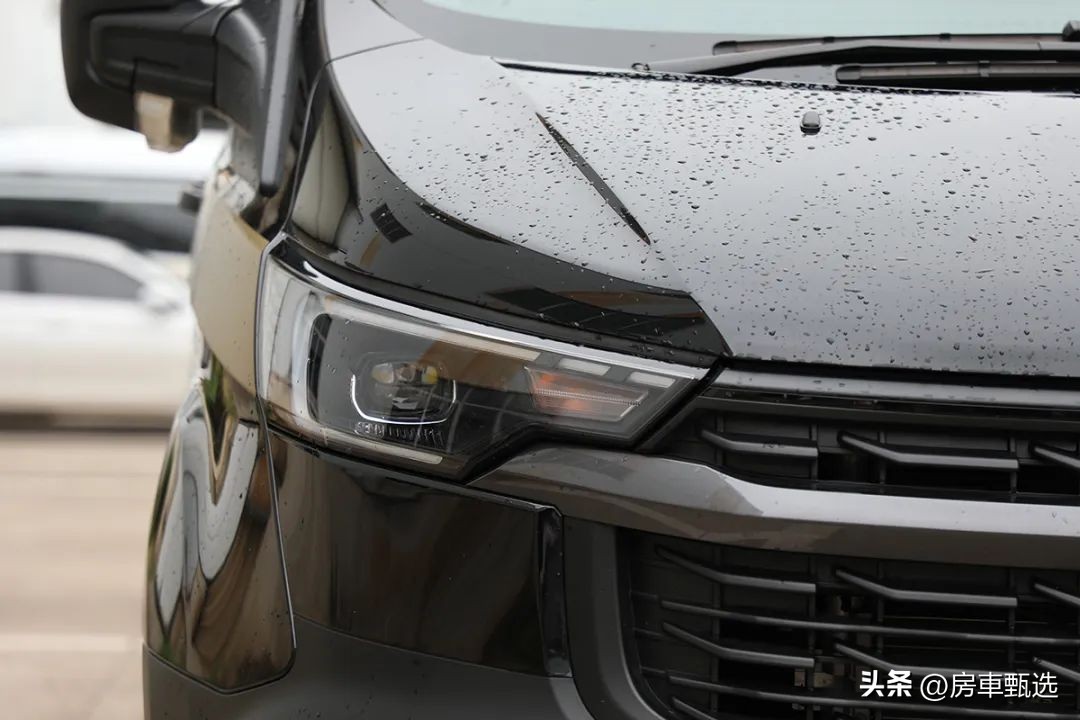 福特新全顺升顶商旅房车,福特新全顺2023款旅居房车