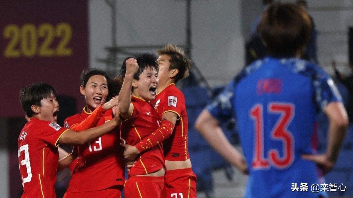 踢足球王霜,王霜吴海燕最新视频