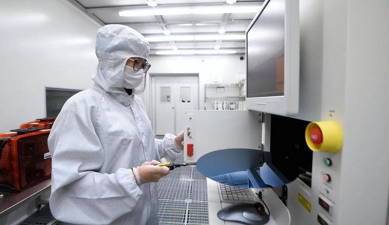 荷兰表态半导体,荷兰回应光刻厂