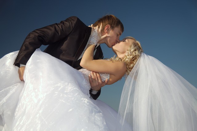 没钱结婚的话有什么办法,没钱结婚的方法