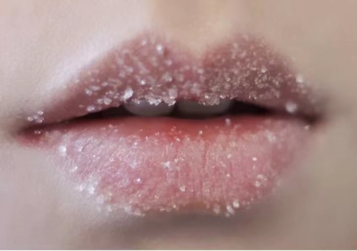 女人过了30岁必须扔掉四样东西,女人过了35岁要丢掉四样东西