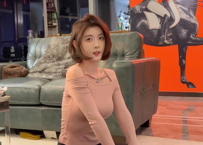 聂小雨去迪拜头等舱,聂小雨体验陆地头等舱