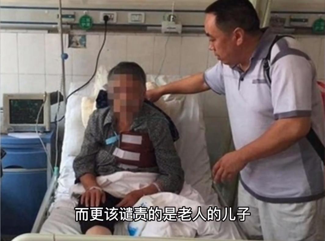 除夕夜儿媳殴打83岁婆婆，倒地后被丈夫一脚踢开，目前未脱离危险