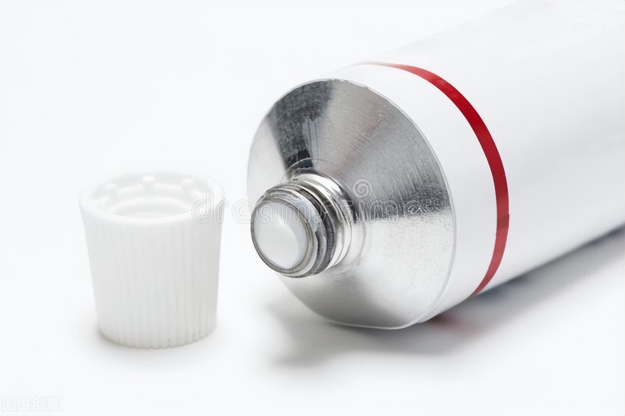 怎么判断自己得了牛皮癣还是湿疹,湿疹和牛皮癣的最大区别