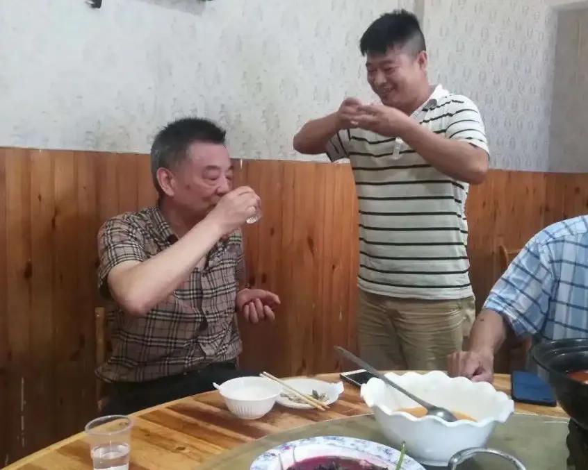 湖南酒桌一现象：为何不见酒鬼酒，偏爱这4款？本地人：好喝