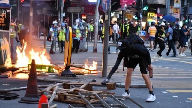 袁咏仪节目谈教育儿子,袁咏仪澄清儿子