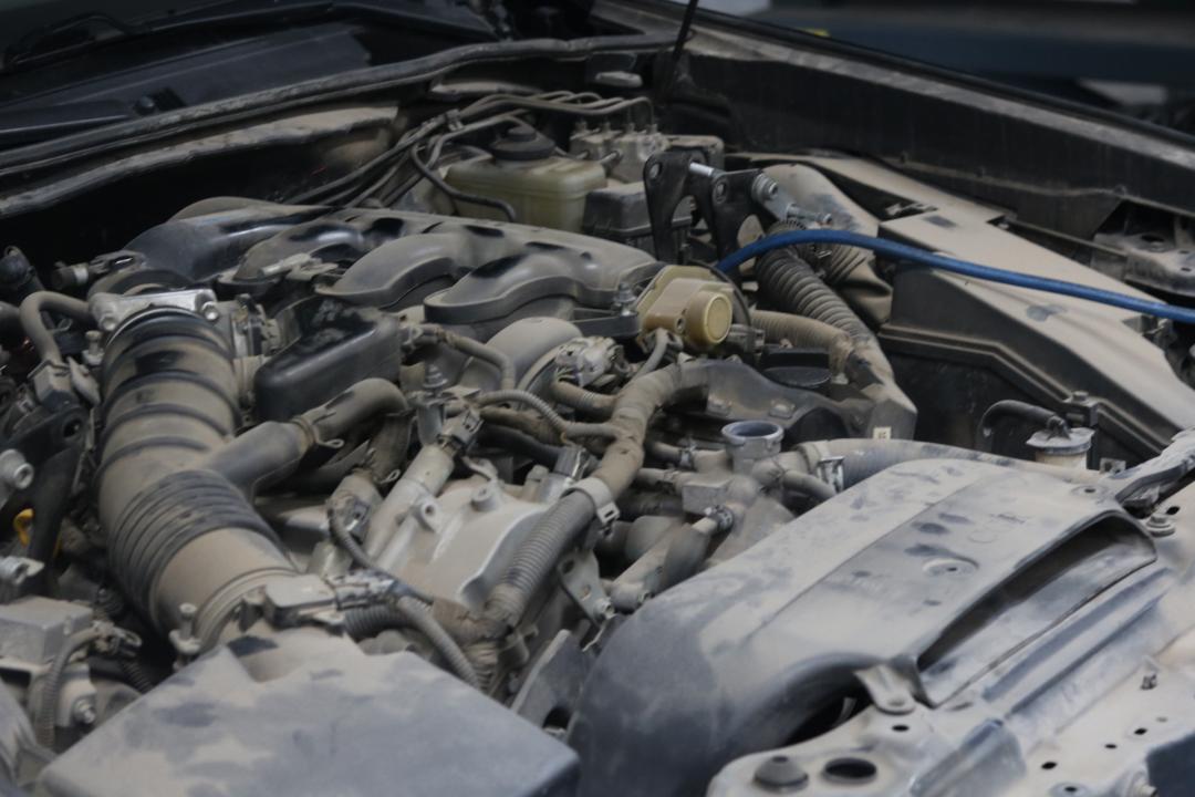 皇冠3.0经典老车翻新复活视频,13代皇冠全车翻新泉州地区