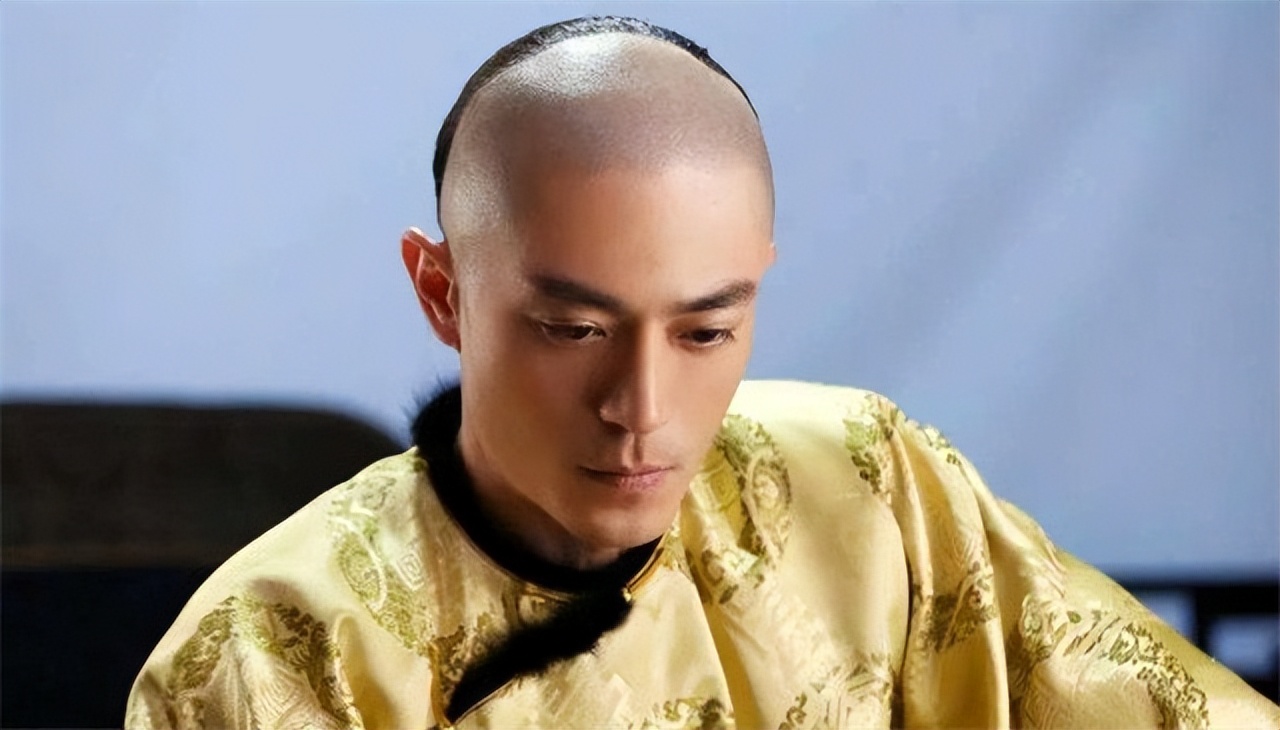 雍正驾崩弘历登基改国号康熙,雍正皇帝驾崩传位给四阿哥弘历