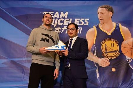 耐克阿迪旗舰店现状,耐克阿迪达斯销量暴涨