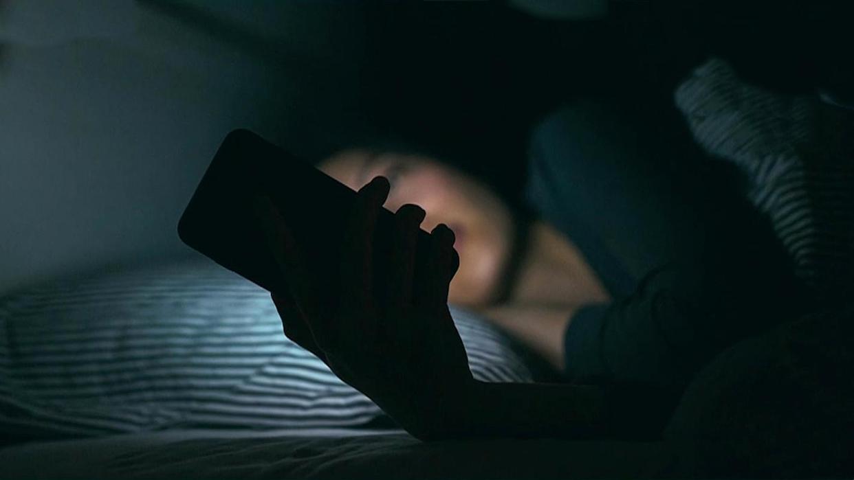 46岁大姐棋牌室感染HPV，“肉芽”长满脖子，劝告：四件事要少做