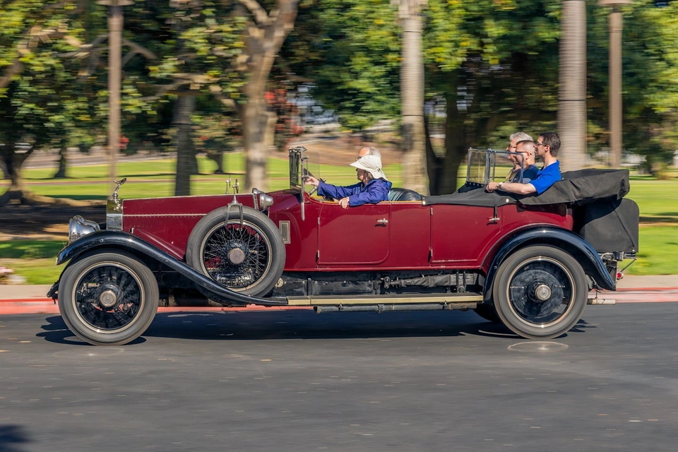 复古版劳斯莱斯幻影,劳斯莱斯复古老爷车1950