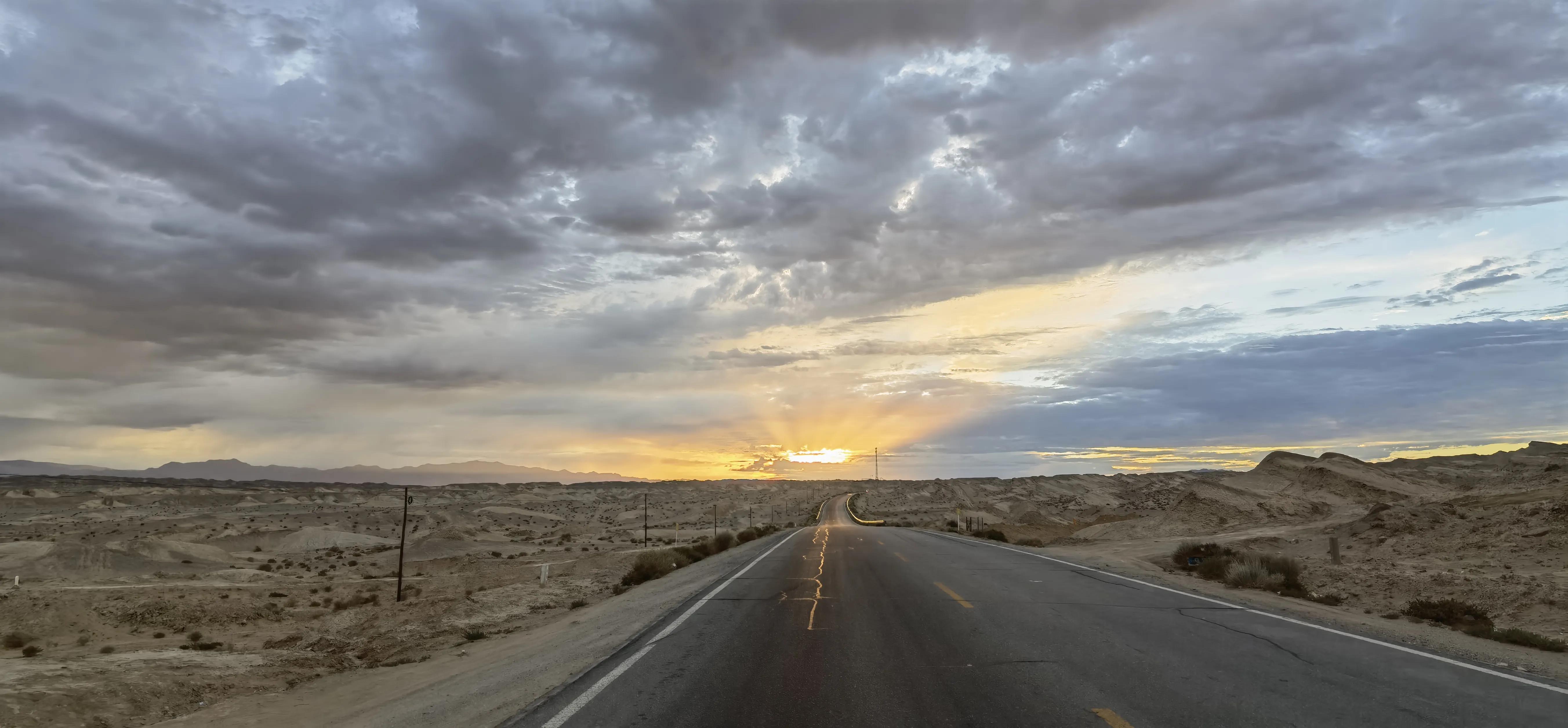 青甘大环线之旅~网红U型公路、大柴旦翡翠湖、恶魔之眼