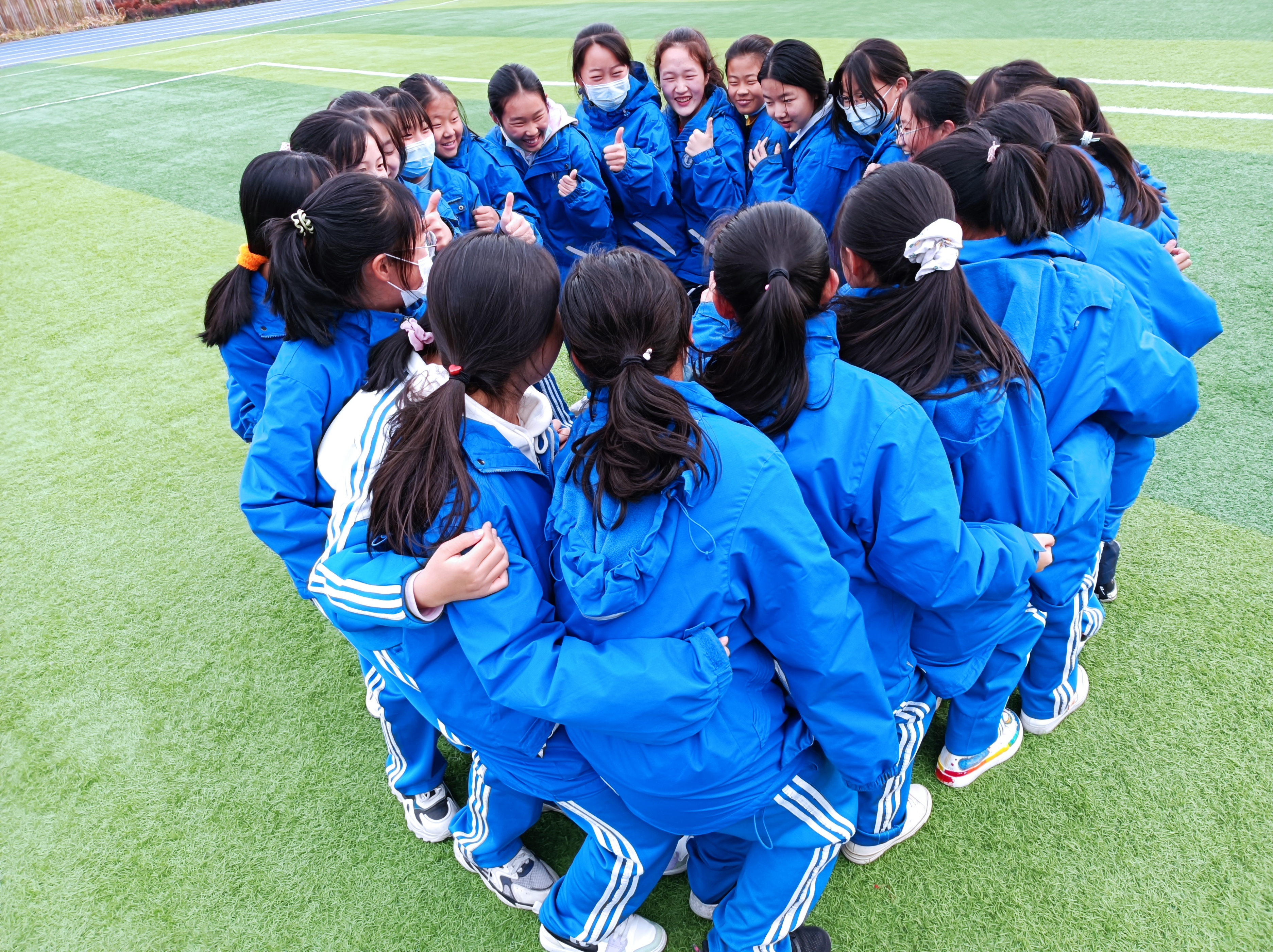 西安高新第四完全中学和第一学校,西安高新区第四完全中学