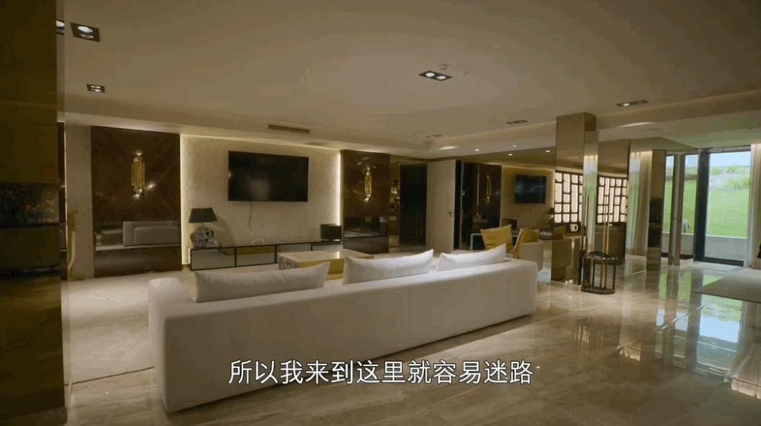 乔治娜晒c罗亲吻她脸颊照,乔治娜晒与c罗合照一生挚爱