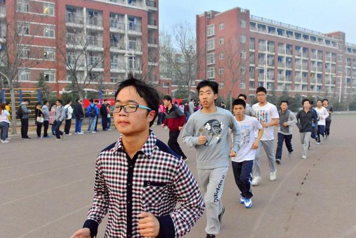 985大学生春季征兵被淘汰，理由让人有些脸红，原来征兵还查这些