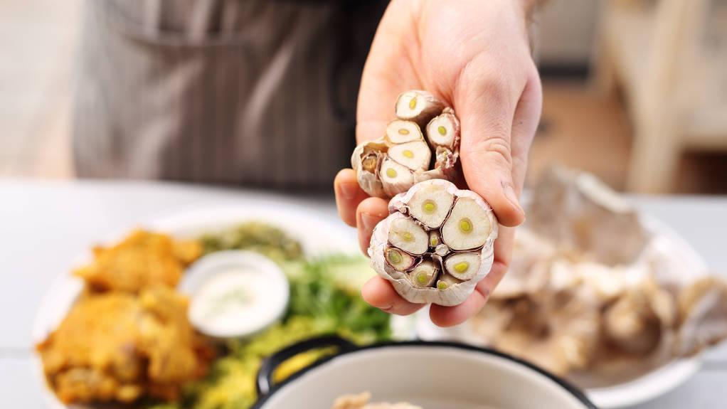 女生头发爱出油怎么办,女生头发爱出油还容易掉怎么治