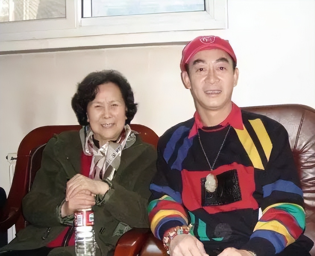 私生活混乱、撒谎成性、批判他人堕落自己，这7位老戏骨令人汗颜