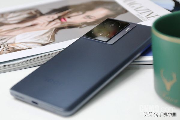 iqooz7有120w快充吗,iqooz7可以用200w快充吗