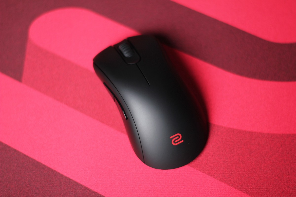 卓威鼠标ec2-cw怎么用,毒蝰v3pro和卓威ec2-cw哪个好用