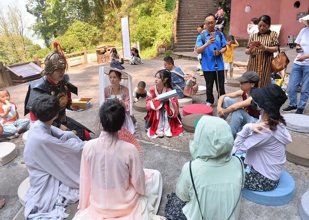 安徽齐云山江浙沪2-3天短途旅游,安徽齐云山沉浸式复古游