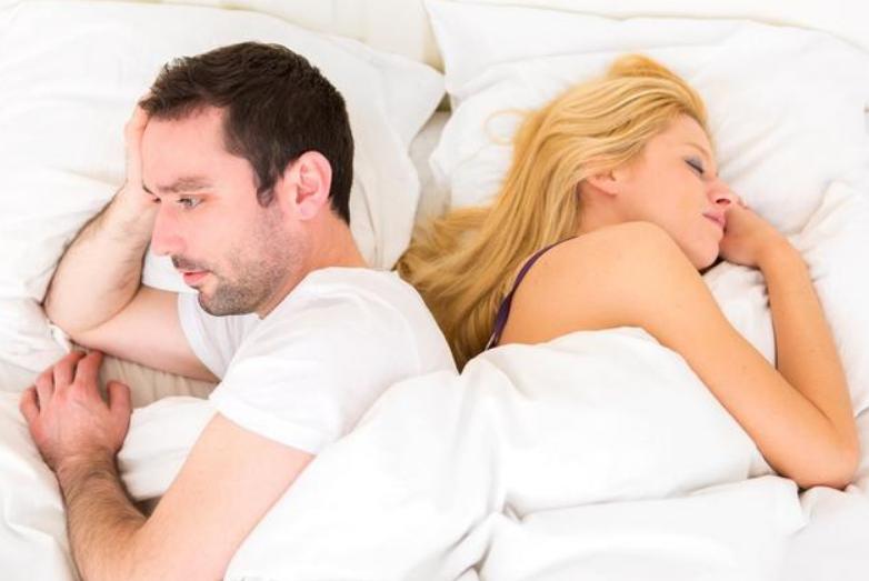 女性出现豆渣样白带是什么病,女性白带像豆渣一样是什么引起的