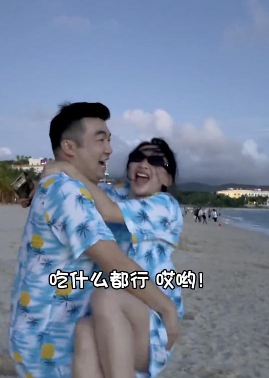 奥运冠军夫妻秀恩爱,奥运冠军何雯娜晒工资单引热议