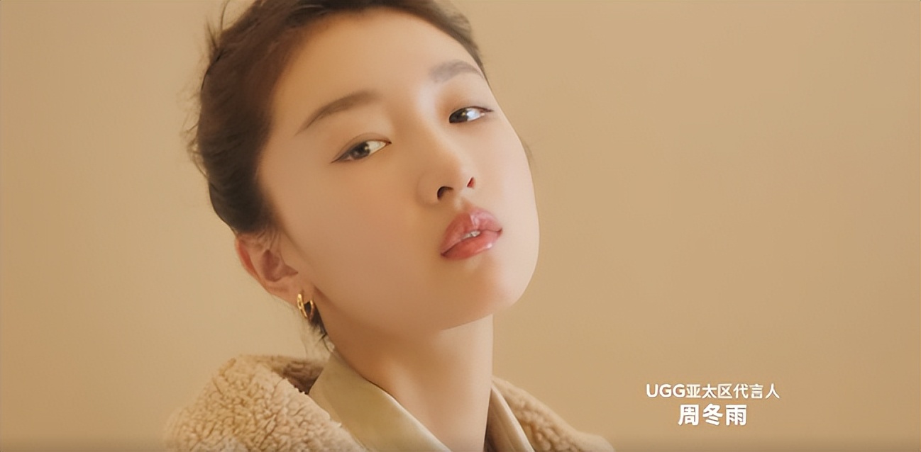 靠审丑年销500万双，这家爆火鞋牌，凭什么带火中国小村？