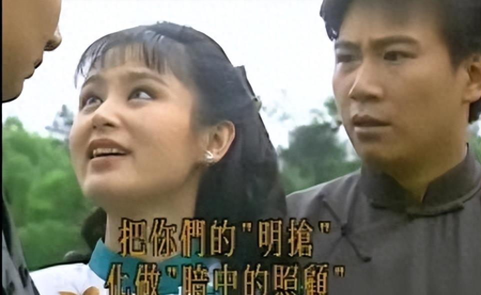 牛角胸罩,诱惑式舔刀尖,这些颠覆三观的镜头,看完让人一言难尽