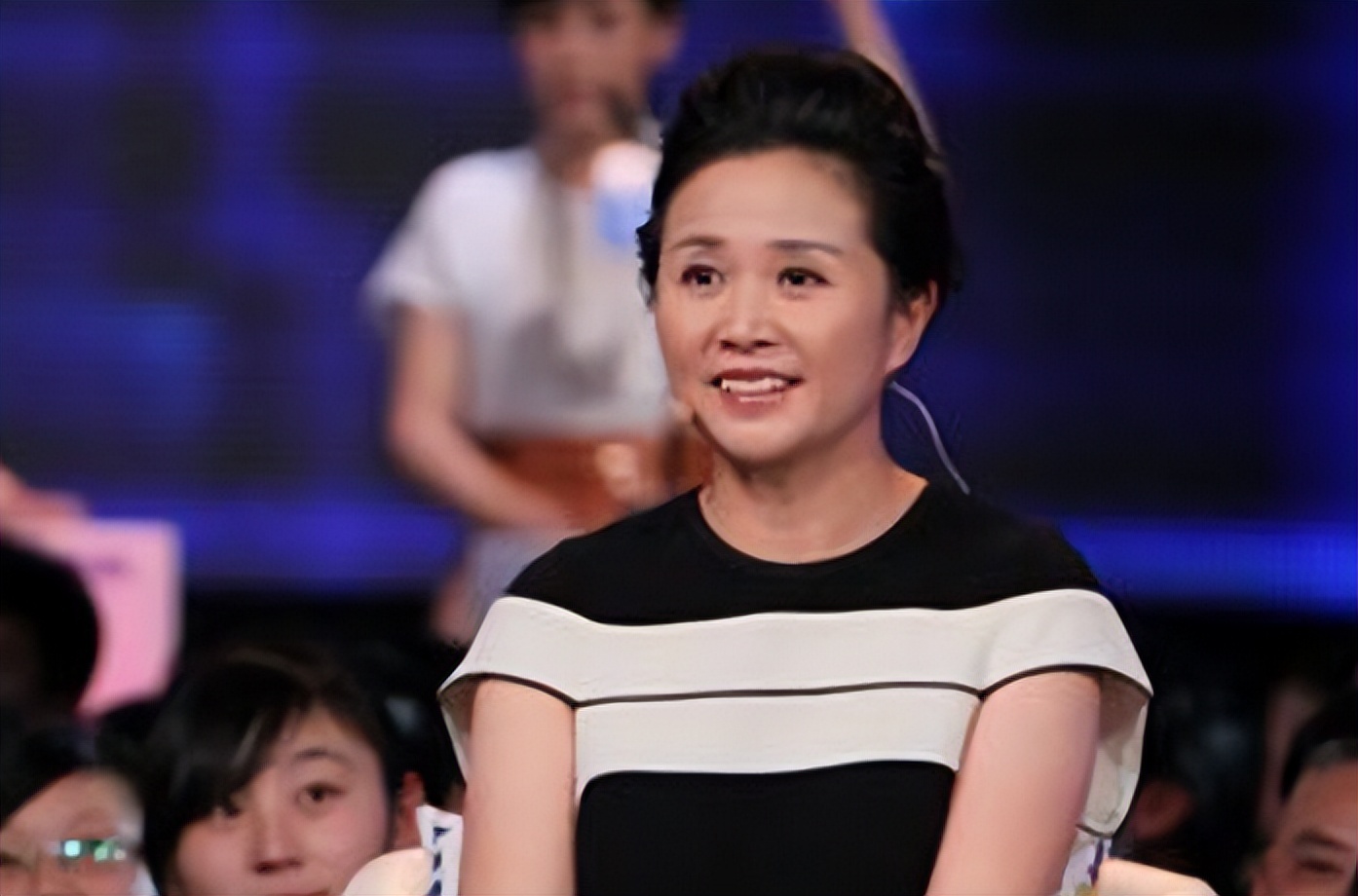 “非诚勿扰”黄菡：嫁初恋同学，恩爱31年无绯闻，女儿比她还漂亮