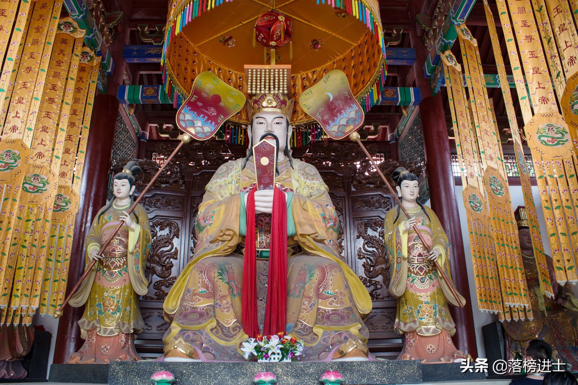 重庆丰都县鬼城位于哪里,重庆丰都看完鬼城后还有什么景点