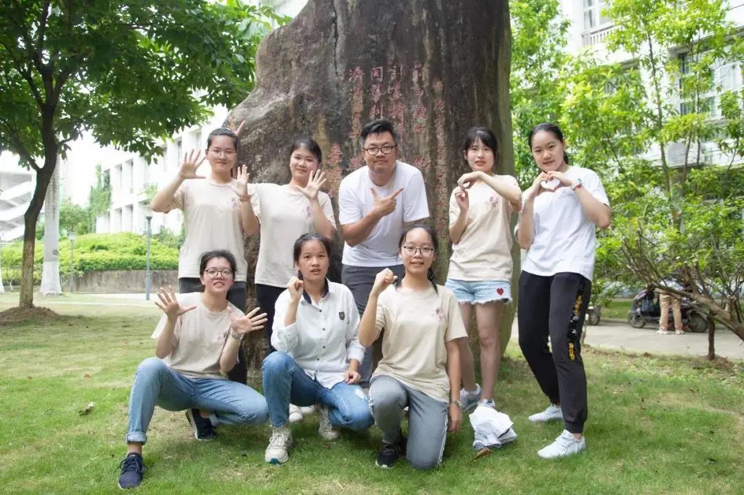 走出1省委常委1院士，广西1中学辩论大赛启智慧，金榜题名待花开