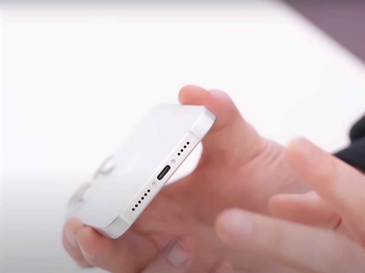 iphone15屏幕最新爆料,iphone15屏幕黑边多少毫米