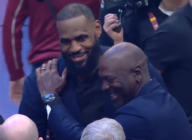 乔丹詹姆斯对视,乔丹詹皇对视