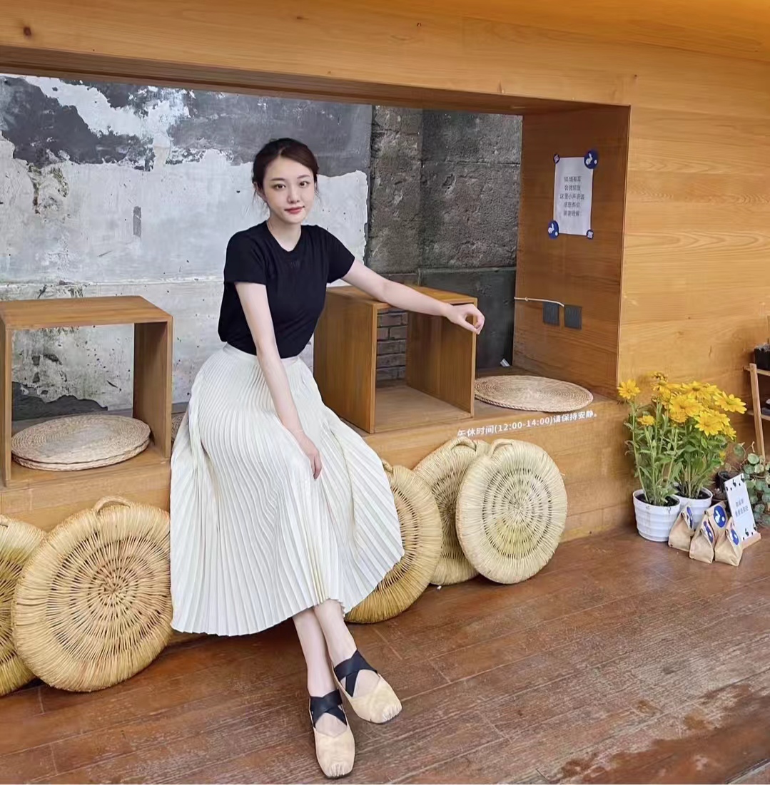 短百褶裙搭配什么鞋子好看学生,短百褶裙搭配鞋子显腿长