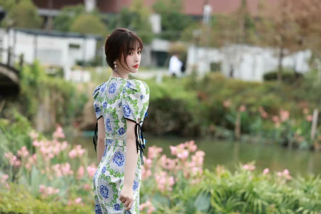 虞书欣漂亮可人活泼俏皮惹人喜爱,虞书欣可爱俏皮甜美