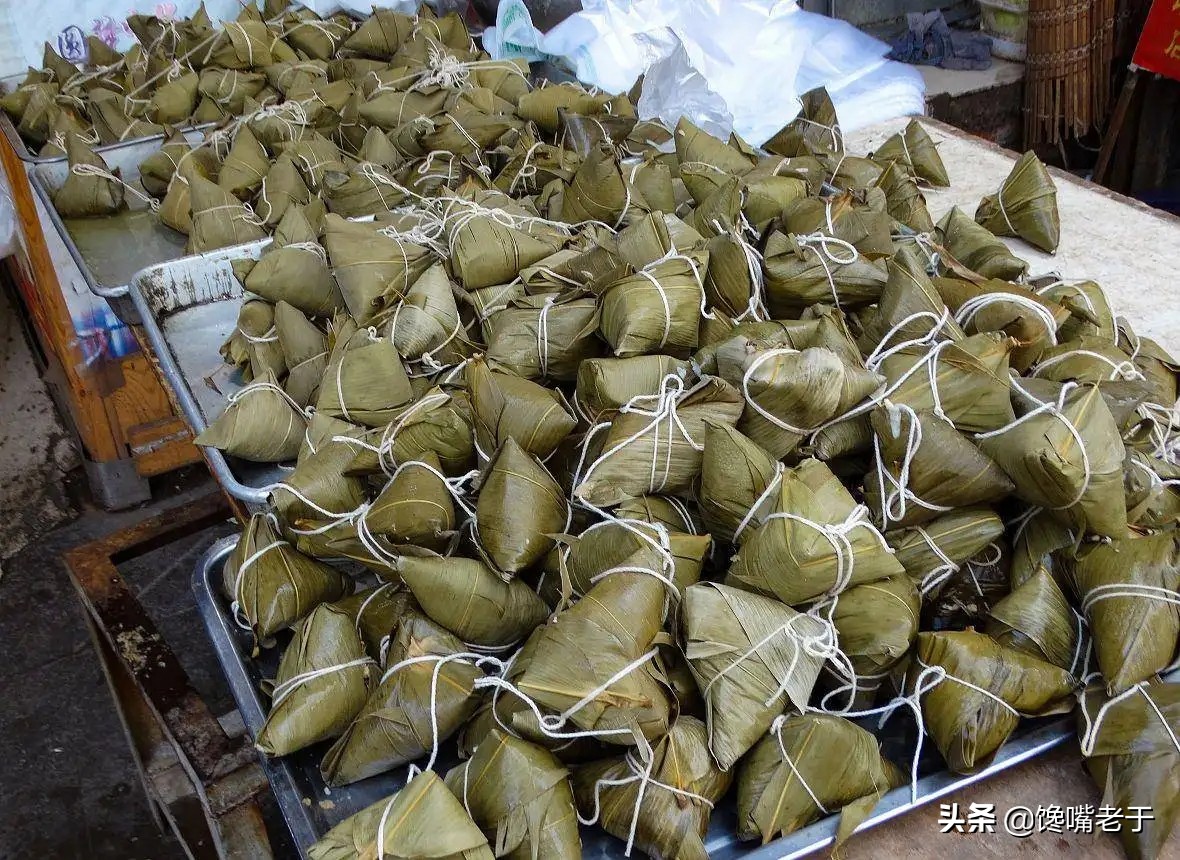 煮粽子时热水下锅还是冷水下锅,煮粽子冷水下锅还是热水下锅好