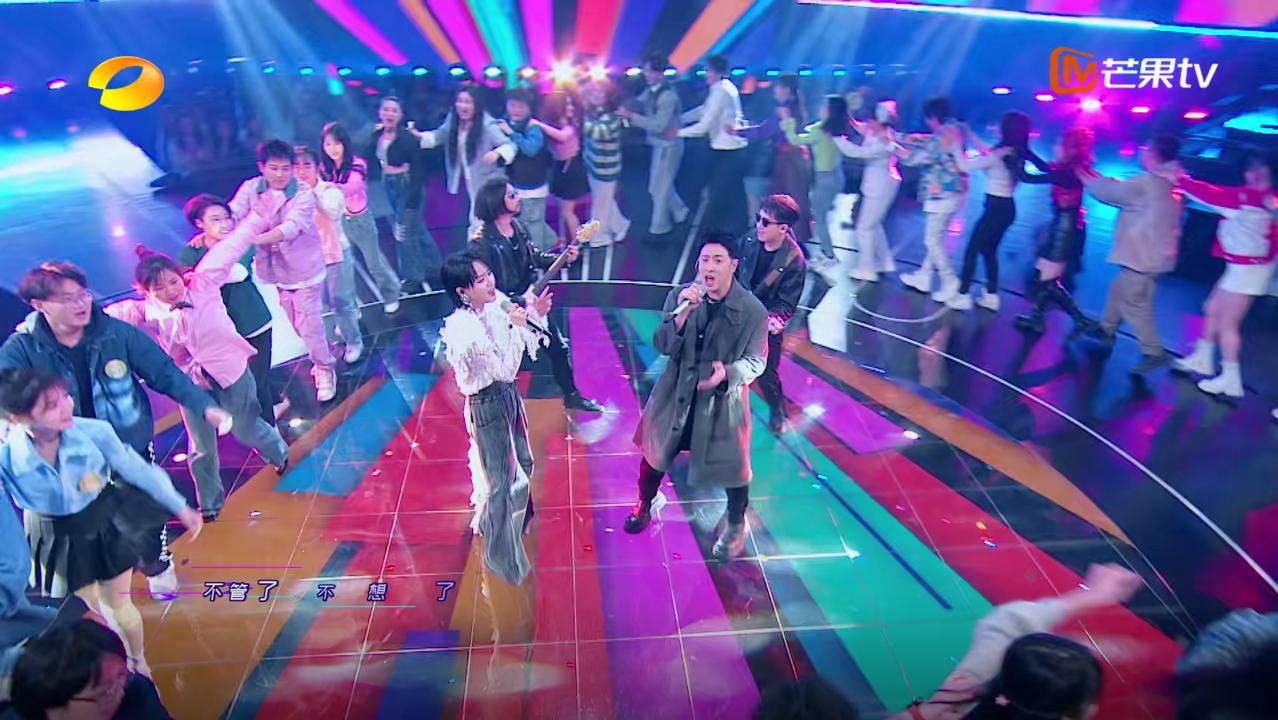 汪涵我想和你唱完整版视频,我想和你唱汪涵街头采访