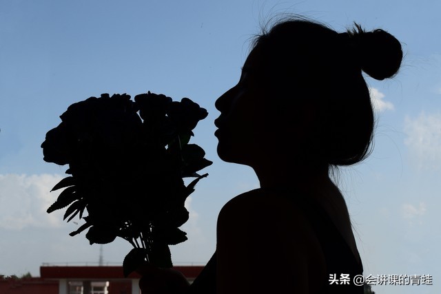 当你身边的亲人突然离开你,当身边熟悉的人一个个离开