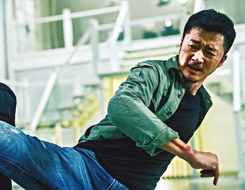 他创造了国内电影票房的最高纪录,6部电影造就他的票房传奇