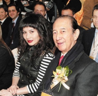 嫁入豪门的八大男星,8位明星娶外籍老婆