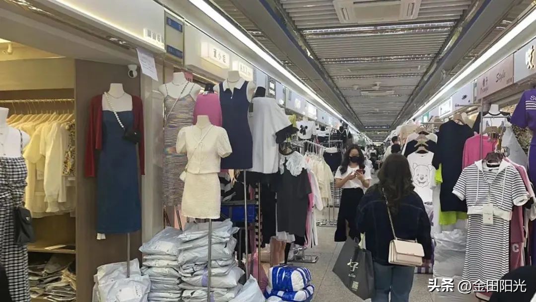 集团济南金田市场组织市场业户赴广州、深圳考察进货