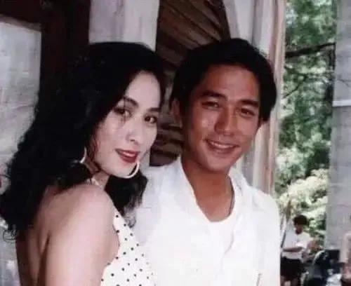 10对丁克夫妻，有人丁克至死，有人后悔晚矣，还有2对偷生孩子