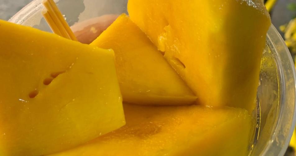 印度美女来中国旅游，第3天回国，心里纳闷：中国的钱很好赚？