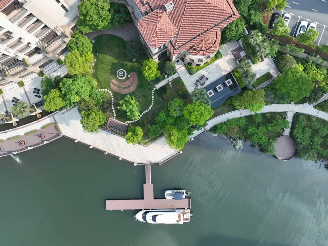 繁华与幽静之间房子,静谧与繁华之间