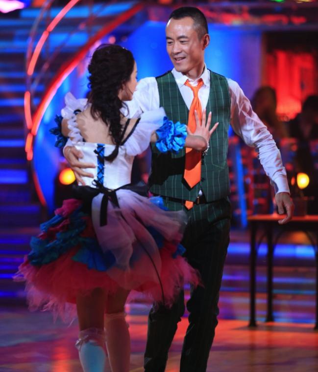 从名主持到阶下囚，出狱后的邱启明过得如何？直播带货仅百人围观