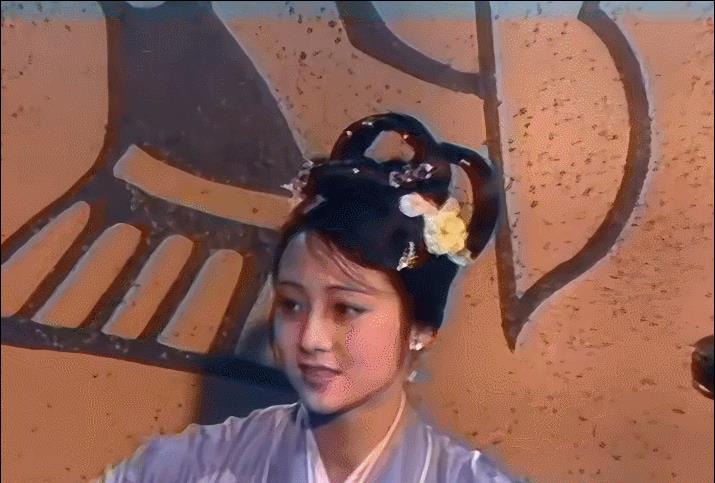 他也是一个美丽的西施，对比香港、台湾和大陆的最美版本，更美的