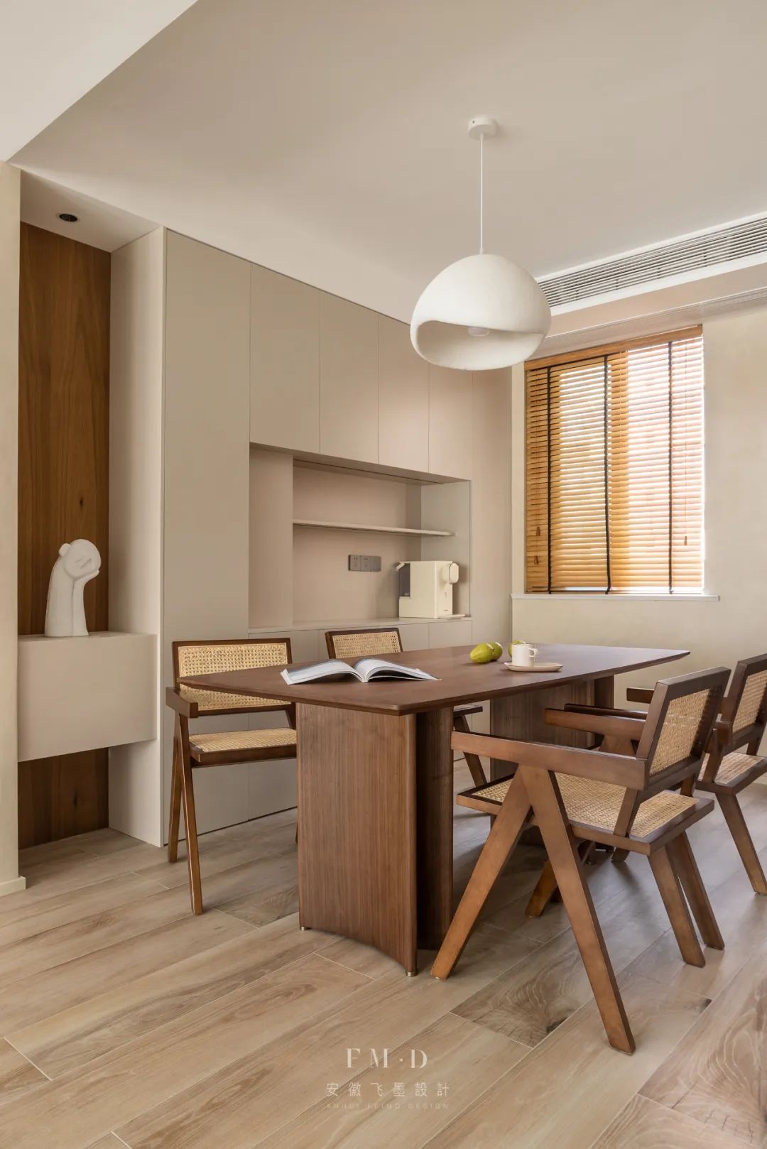 一对年轻夫妻的家，124㎡侘寂风，柔和自然，是多少人羡慕的生活