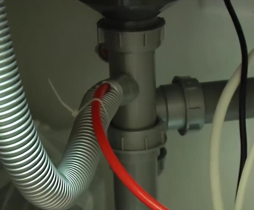 如果净水器喝的水是脏水怎么办 (净水器被接下水喝两年脏水)