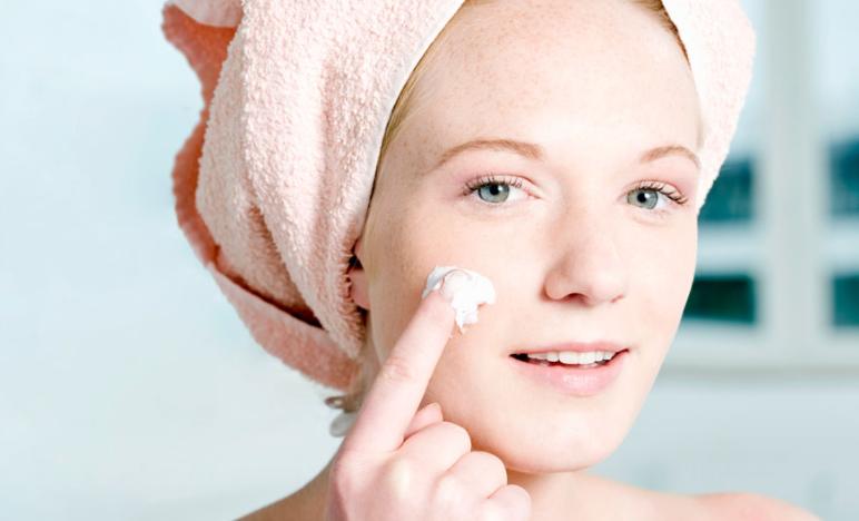 如何有效改善红痘印和黑痘印,白痘印和黑痘印哪个更容易遮盖